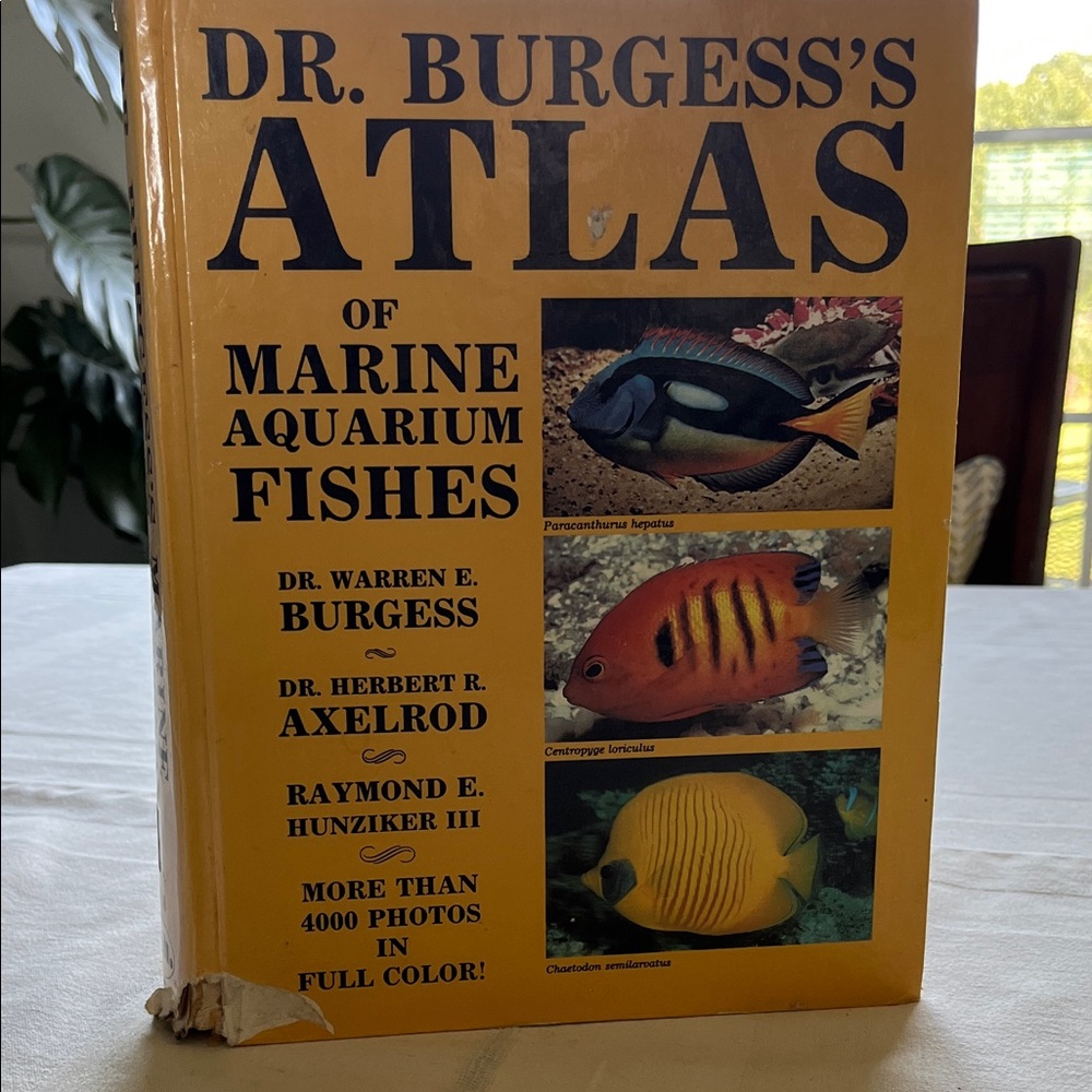's Atlas of Marine Aquarium Fishes - Vibrant Yellow Cover